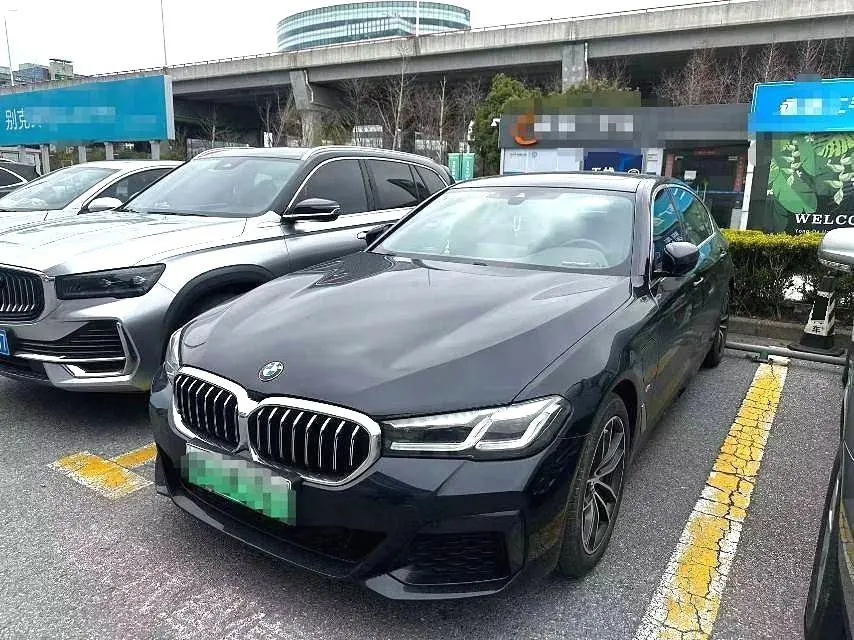 Открыть галерею: BMW 5 New Energy 2021 535Le 2.0T Pioneer Edition M Sports Suit Automatic Gear