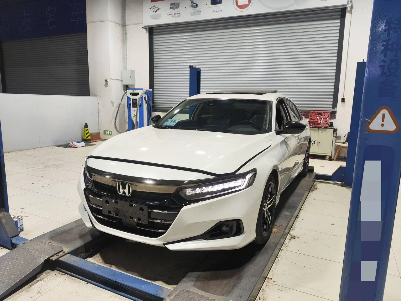 Open image lightbox: Honda 2022 10th Generation Accord 1.5T Stepless 260TURBO Magic Night Premium Edition Automatic Gear