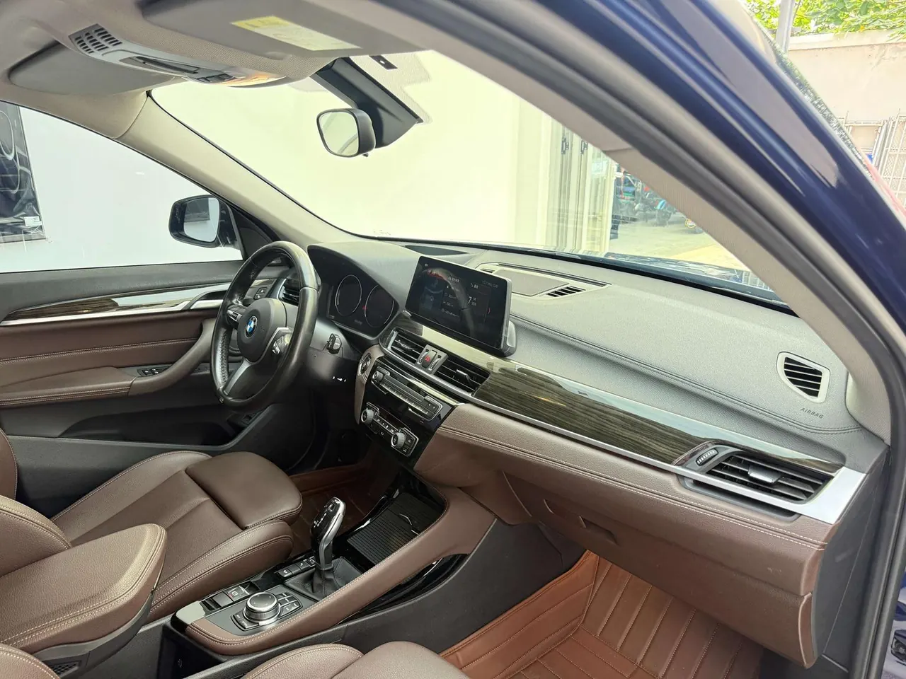 BMW 2020 X1 xDrive25Li 2.0T exclusive automatic gear 10