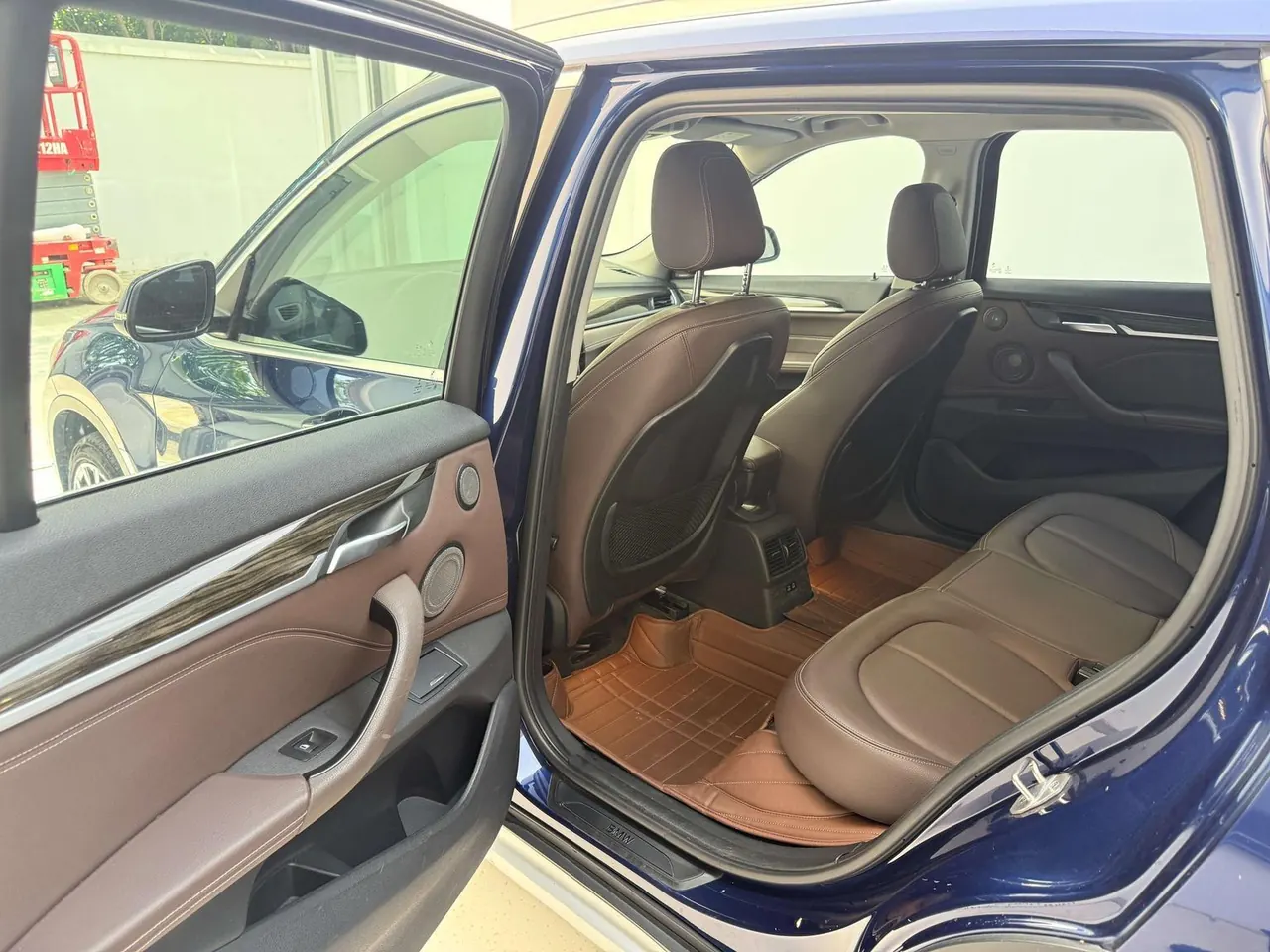 BMW 2020 X1 xDrive25Li 2.0T exclusive automatic gear 12