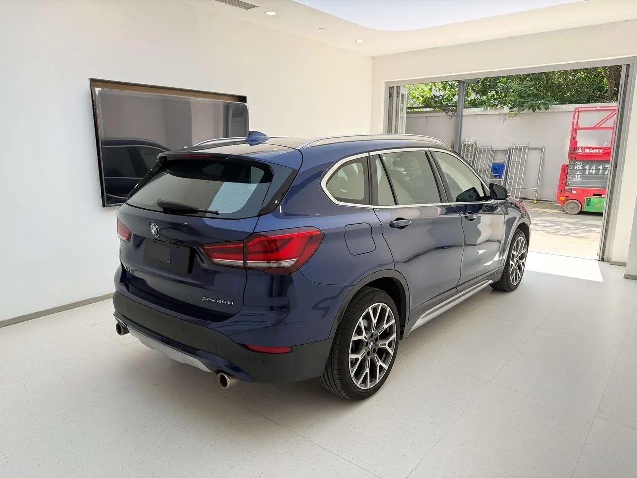 BMW 2020 X1 xDrive25Li 2.0T exclusive automatic gear 4