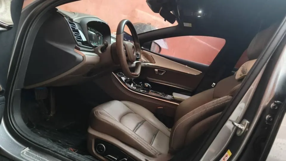 BYD 2020 Han DM 2.0T four-wheel drive performance version luxury automatic gear 2