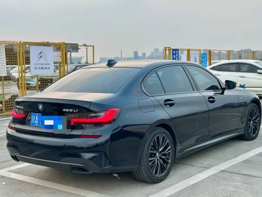 BMW 3 Series 2021 325Li 2.0T M Sports Obsidian Night Suit Automatic Gear 5