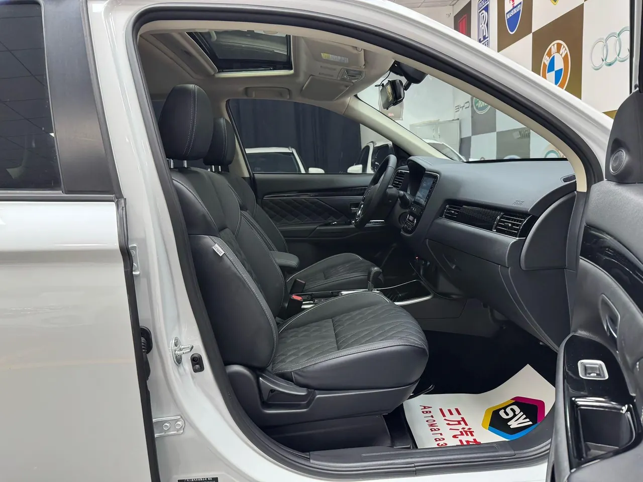 Mitsubishi 2021 Outlander 2.0 Stepless Two-Drive Obsidian Version 5-seat Automatic Gear 10