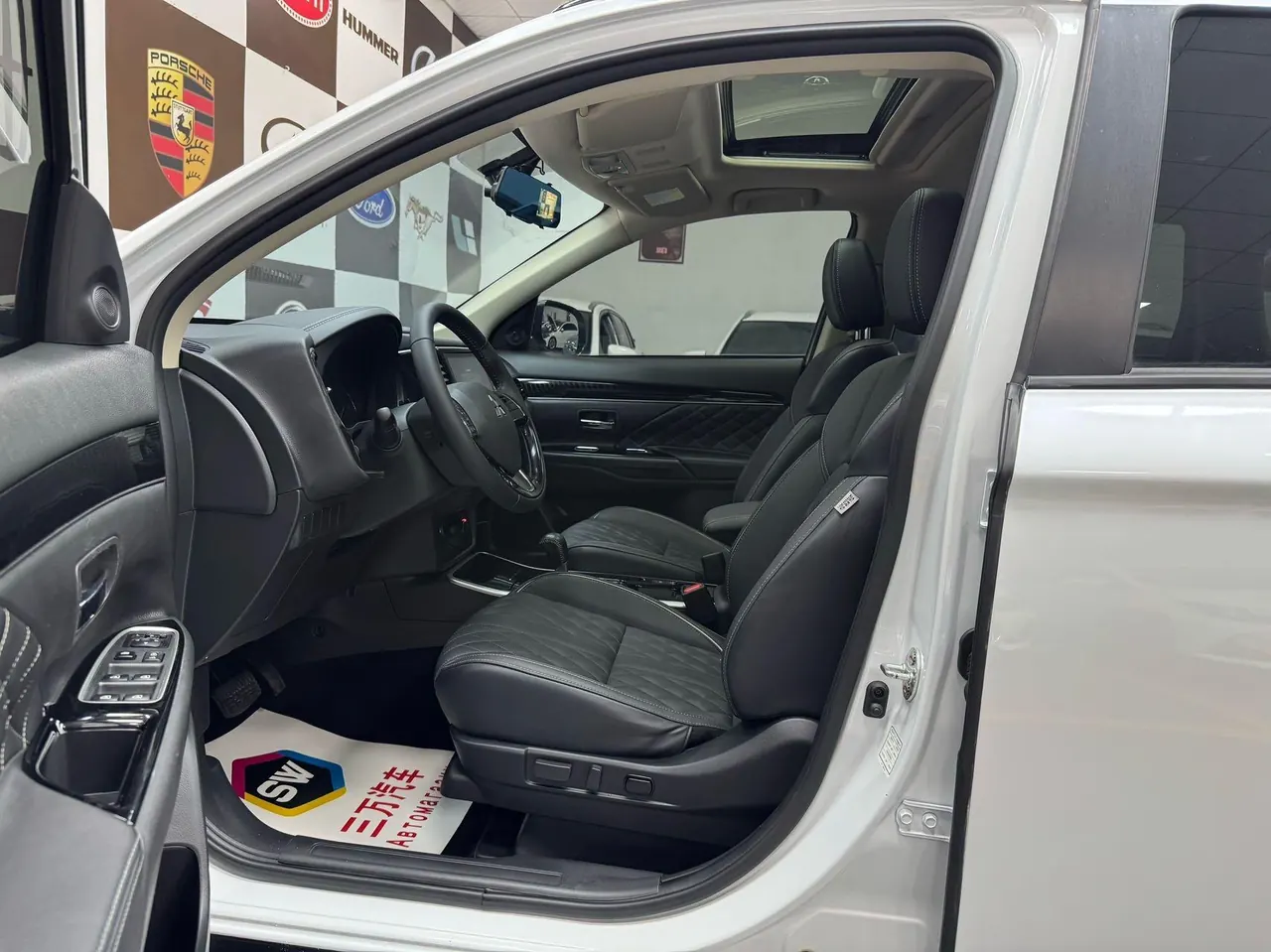 Mitsubishi 2021 Outlander 2.0 Stepless Two-Drive Obsidian Version 5-seat Automatic Gear 7