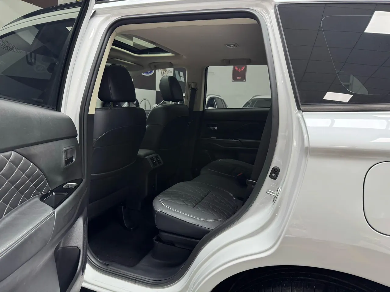 Mitsubishi 2021 Outlander 2.0 Stepless Two-Drive Obsidian Version 5-seat Automatic Gear 8