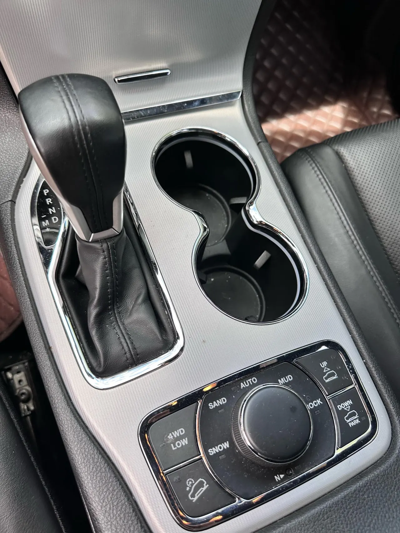 Jeep Grand Cherokee (Imported) 2020 Grand Cherokee 3.0 Elite Navigation Edition Automatic Gear 10