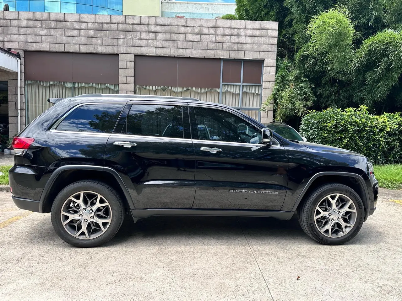Jeep Grand Cherokee (Imported) 2020 Grand Cherokee 3.0 Elite Navigation Edition Automatic Gear 4