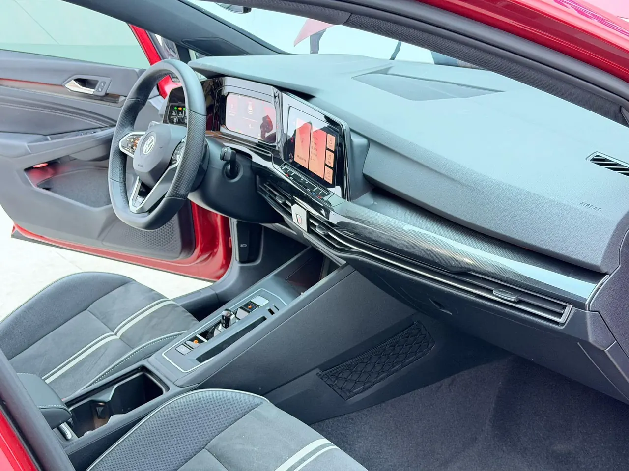 Volkswagen 2021 Golf 8 R-Line 1.4TSI 280TSI Automatic 10