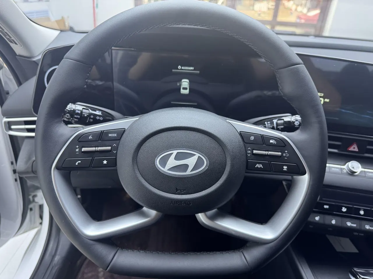 Hyundai 2026 Elantra -3-compartment 1.5 stepless LUX premium automatic gear 5