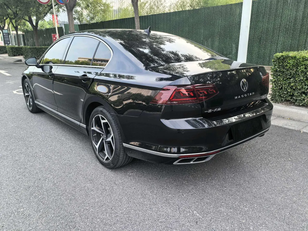 Volkswagen 2020 Magotan 2.0TSI 330TSI luxury automatic transmission 4