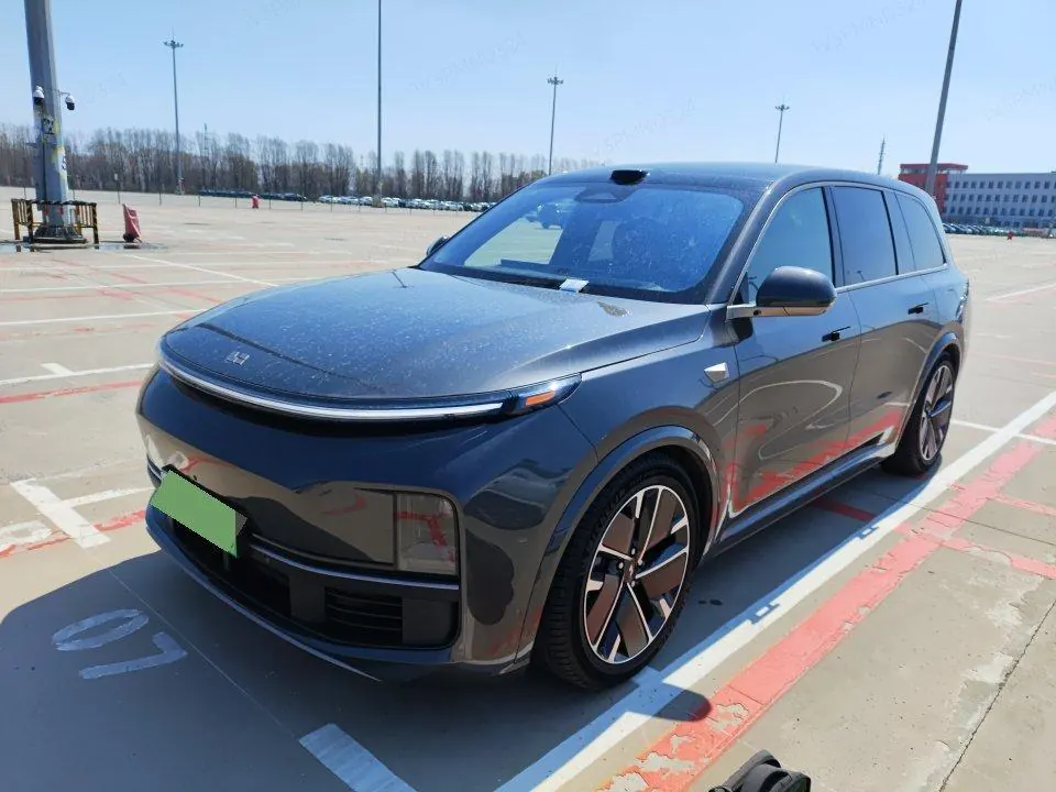 Li 2025 L9 Ultra Smart Refresh Edition Automatic Transmission - View 1