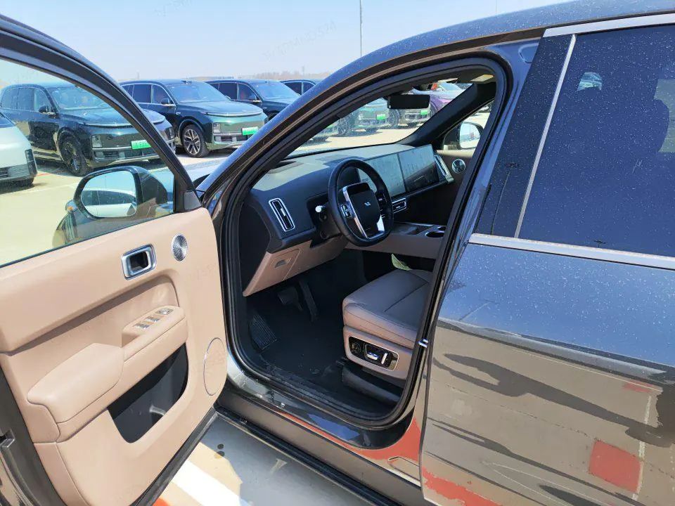 Li 2025 L9 Ultra Smart Refresh Edition Automatic Transmission 3
