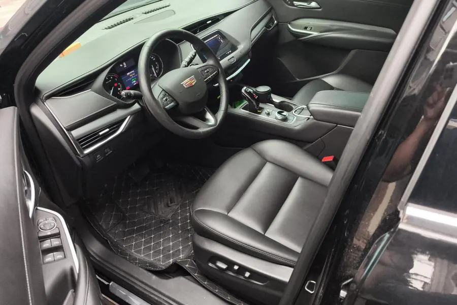 Cadillac 2021 XT4 2.0T 28T Two-Drive Leading Automatic Gear 5