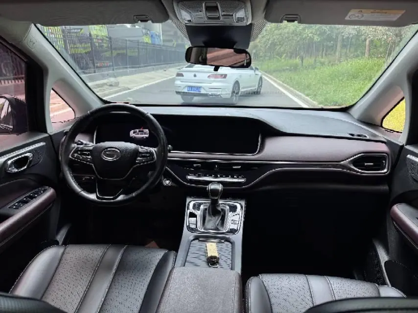 Chuanqi 2021 M6 1.5T 270T Deluxe Edition 7-seat Automatic Gear 4