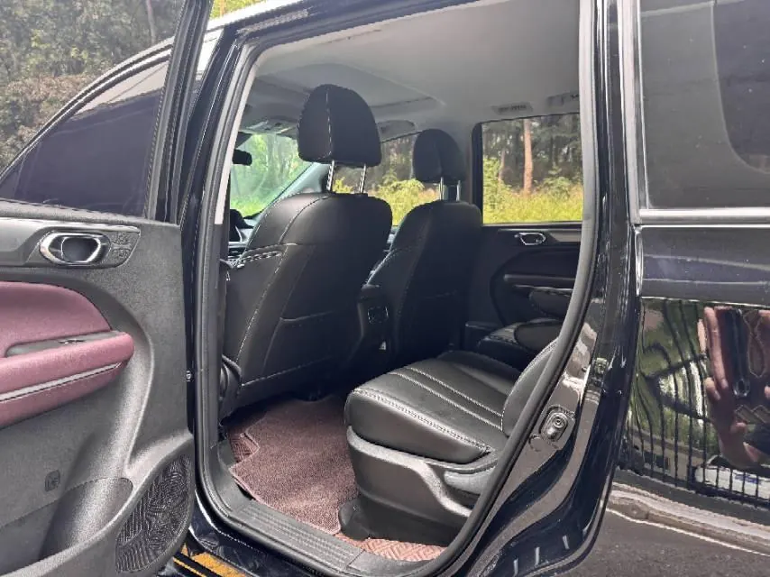 Chuanqi 2021 M6 1.5T 270T Deluxe Edition 7-seat Automatic Gear 7