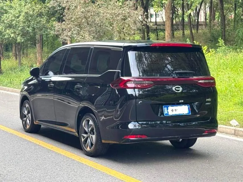 Chuanqi 2021 M6 1.5T 270T Deluxe Edition 7-seat Automatic Gear 9
