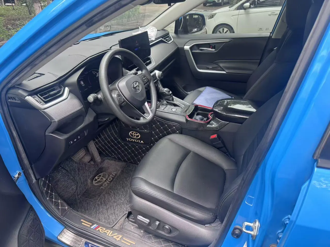 Toyota 2020 RAV4 Rongbo 2.0 Stepless Two-Drive Fashion Edition Automatic Gear 2