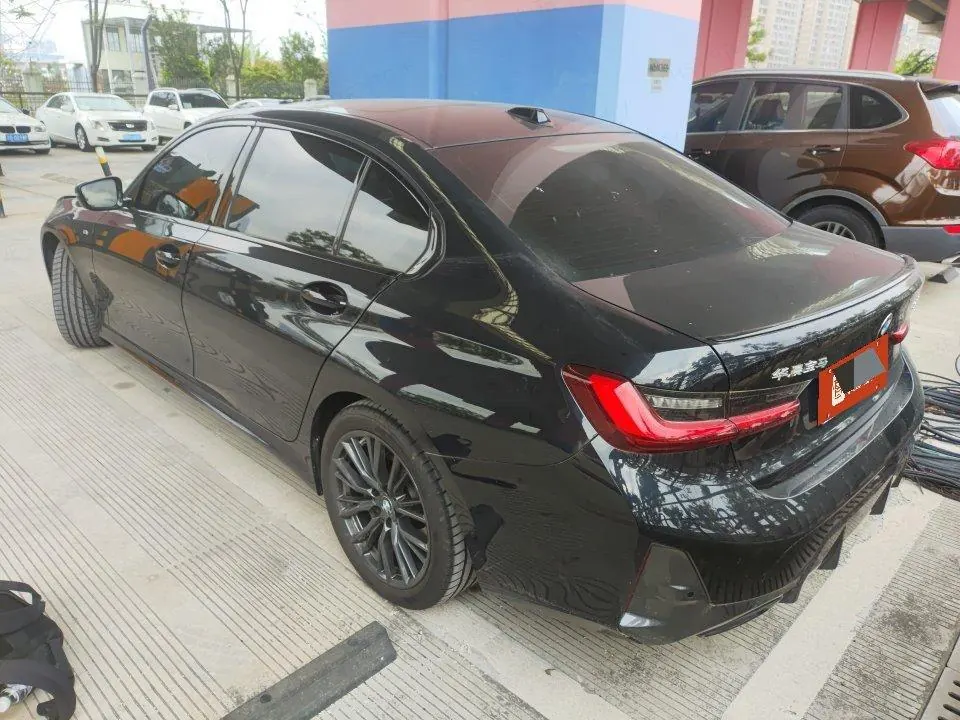 BMW 3 Series 2024 325Li 2.0T M Sports Obsidian Night Suit Automatic Gear 3