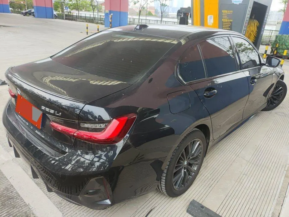 BMW 3 Series 2024 325Li 2.0T M Sports Obsidian Night Suit Automatic Gear 4