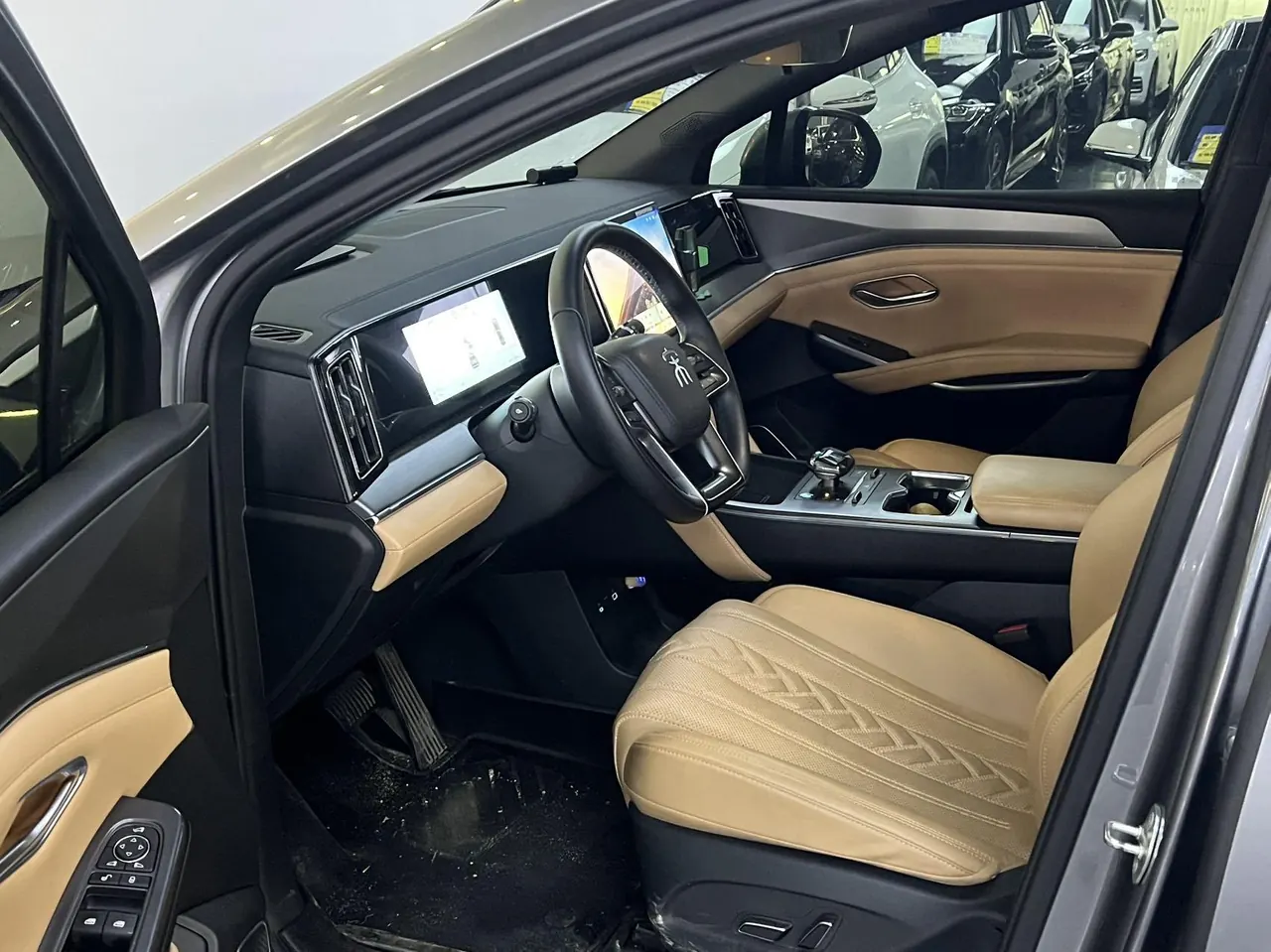 BYD 2024 Song L DM-i 1.5 Stepless 112km Leading Automatic Gear 2