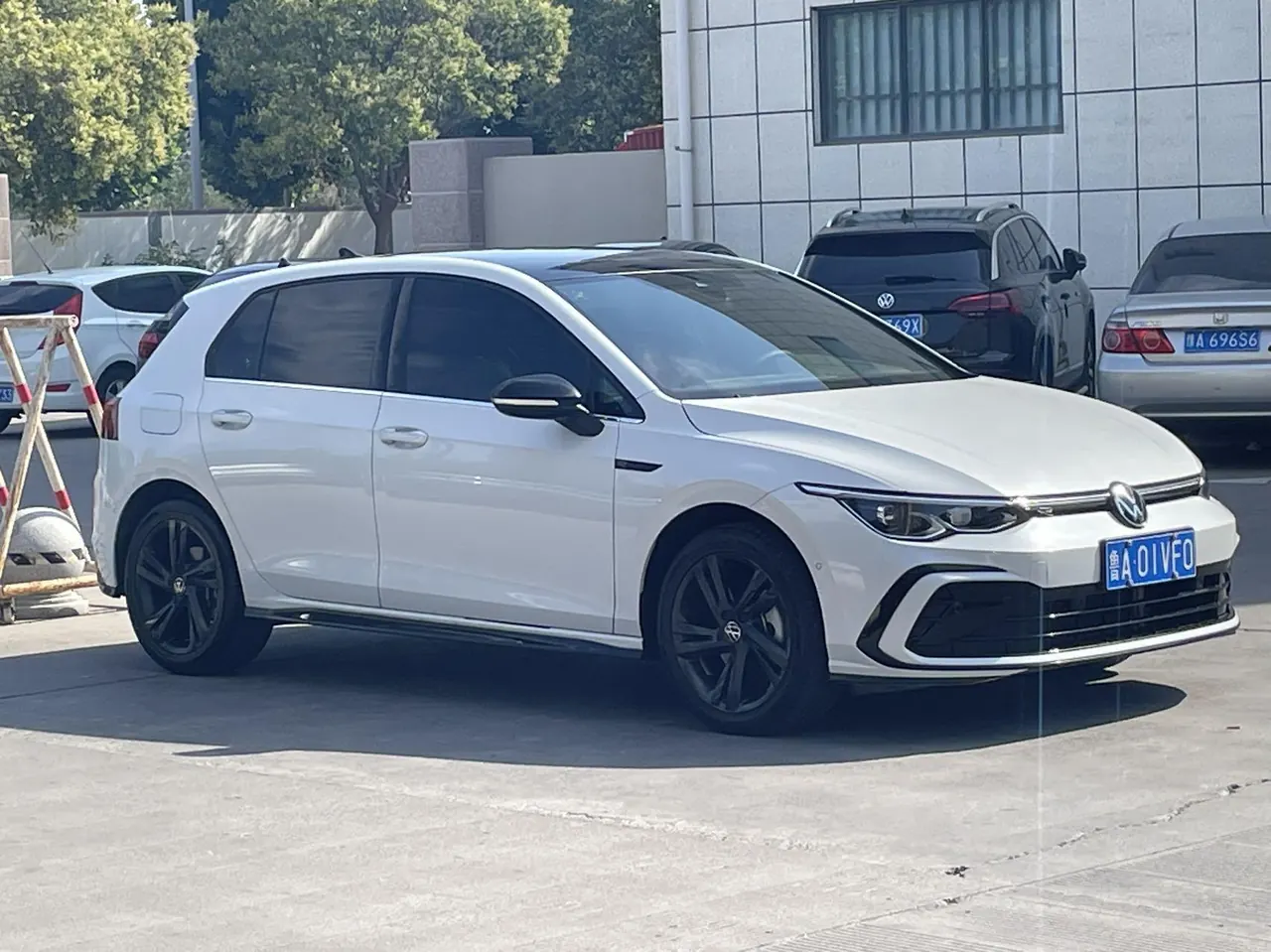 Volkswagen 2021 Golf 8 R-Line 1.4TSI 280TSI Automatic 3