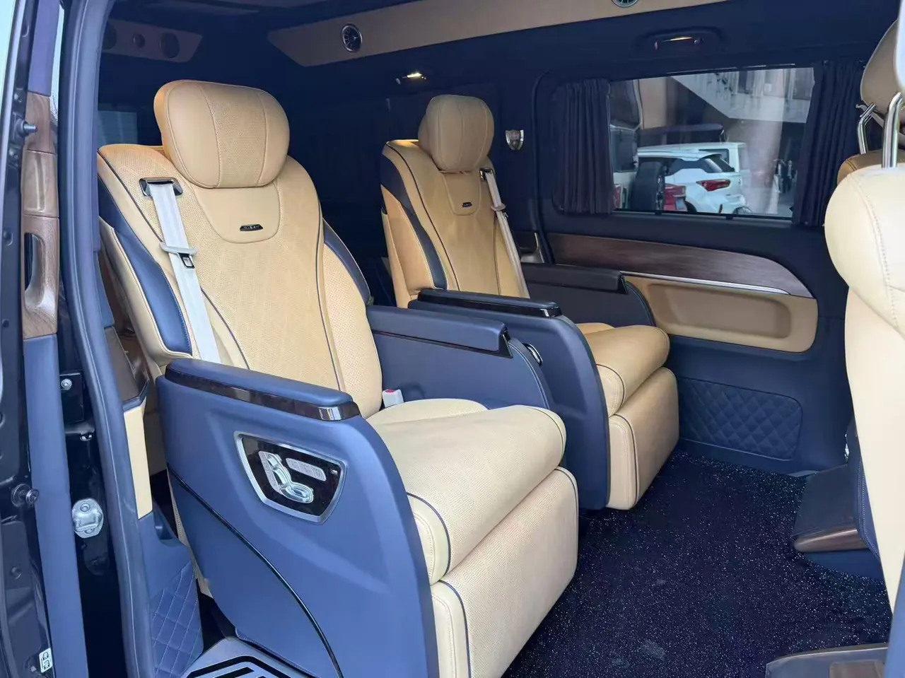 Mercedes Benz V 2020V 260 L 2.0T Deluxe Edition Automatic Gear 3