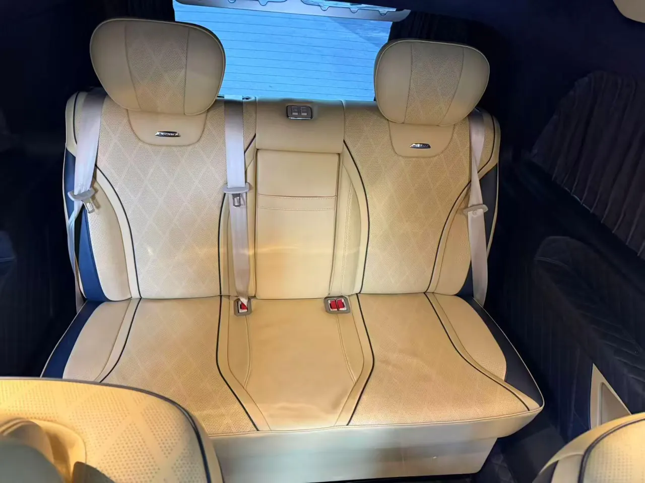 Mercedes Benz V 2020V 260 L 2.0T Deluxe Edition Automatic Gear 4