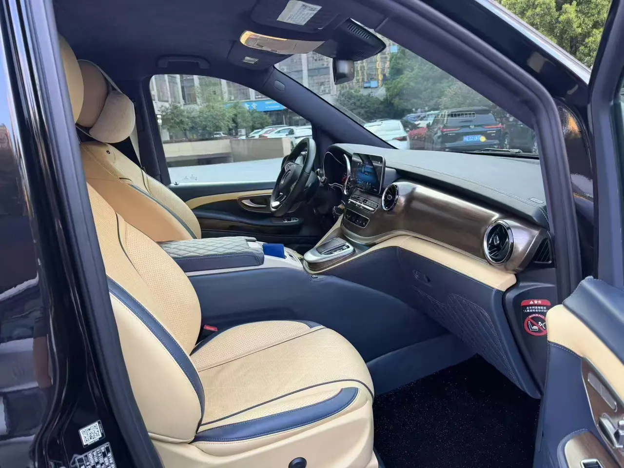 Mercedes Benz V 2020V 260 L 2.0T Deluxe Edition Automatic Gear 7