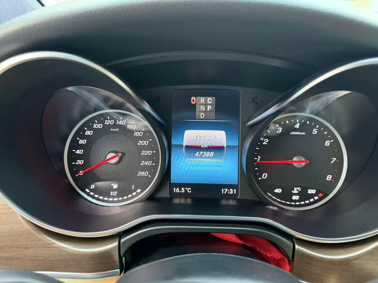 Mercedes Benz V 2020V 260 L 2.0T Deluxe Edition Automatic Gear 8