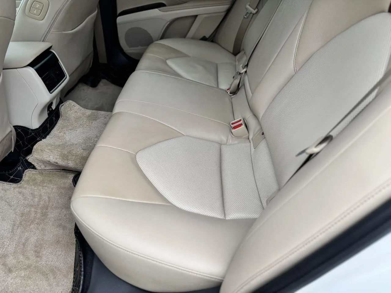 Toyota 2021 Camry 2.0G Stepless Deluxe Edition Automatic Gear 3