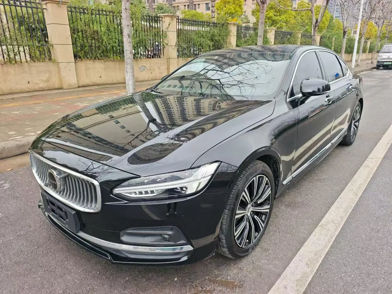 Volvo 2021 S90 48V 2.0T B5 Zhiyi Deluxe Edition Automatic Gear - View 1