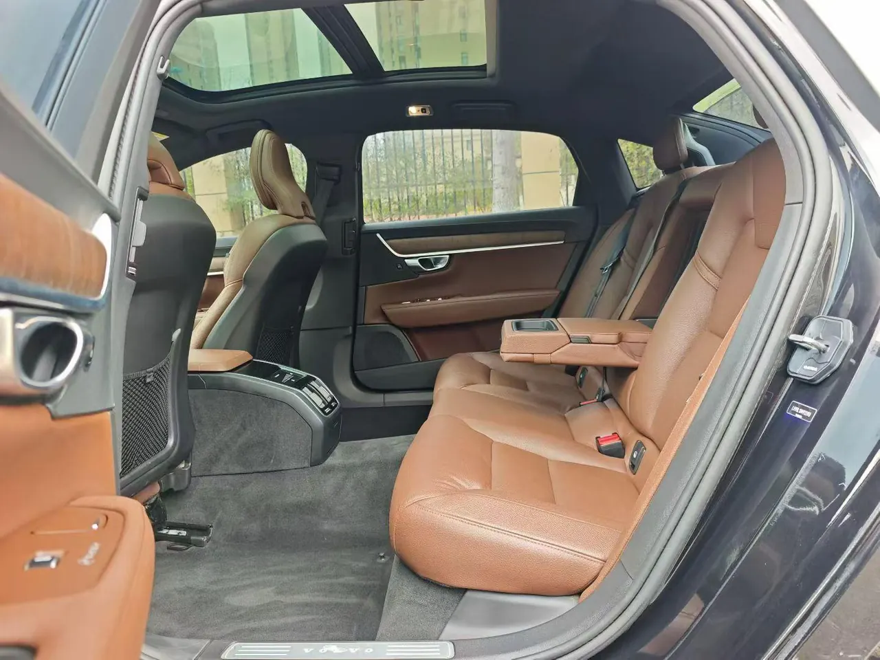 Volvo 2021 S90 48V 2.0T B5 Zhiyi Deluxe Edition Automatic Gear 4