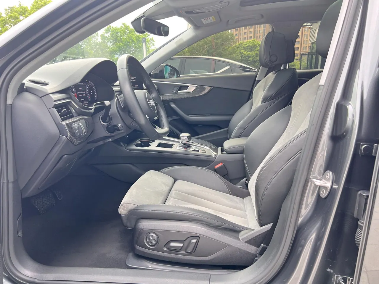 Audi 2020 A4L 2.0TFSI 45TFSI Quattro Selected Dynamic Automatic 8