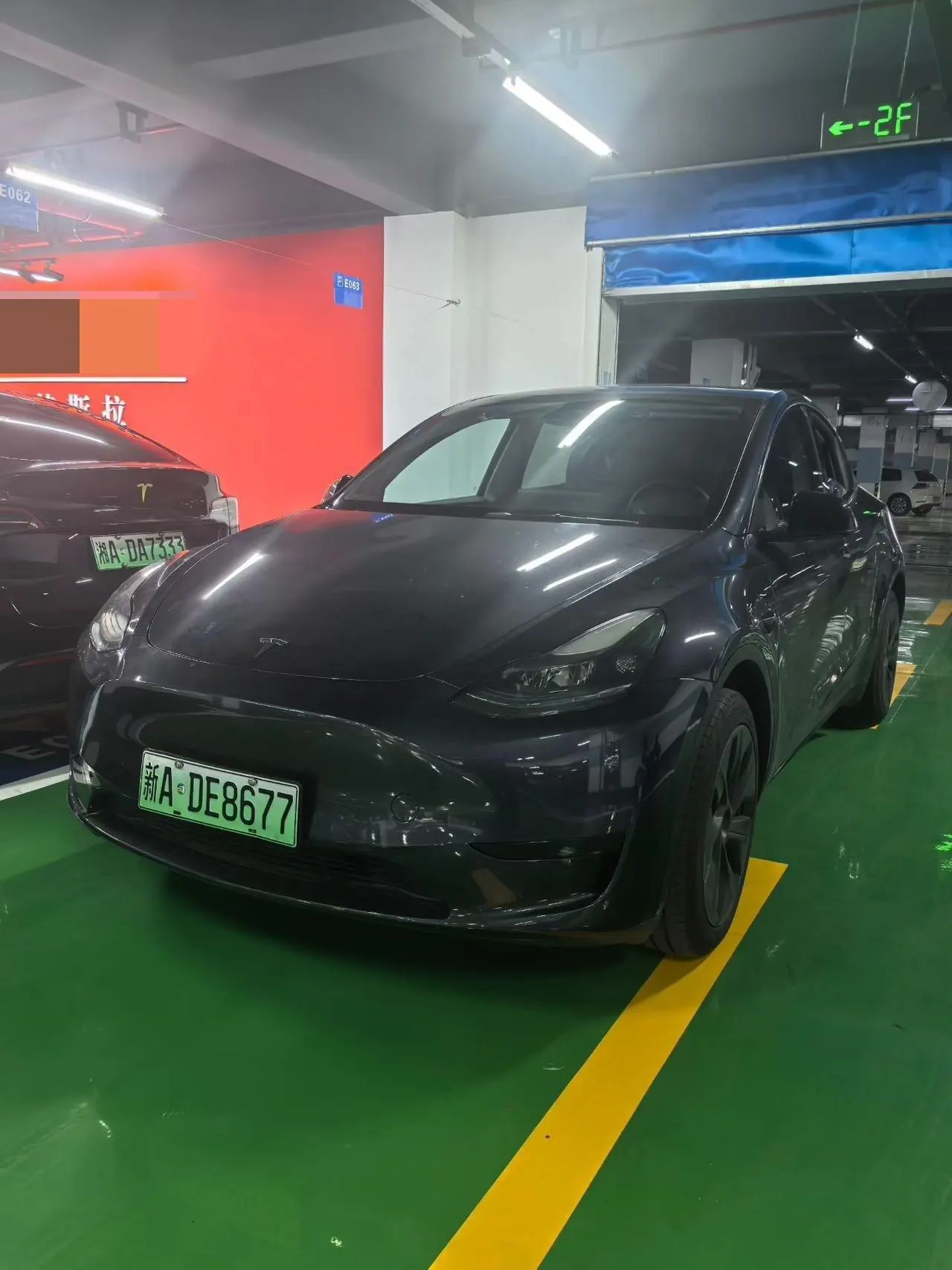 Open image lightbox: Tesla 2024 Model Y rear-wheel drive version automatic transmission