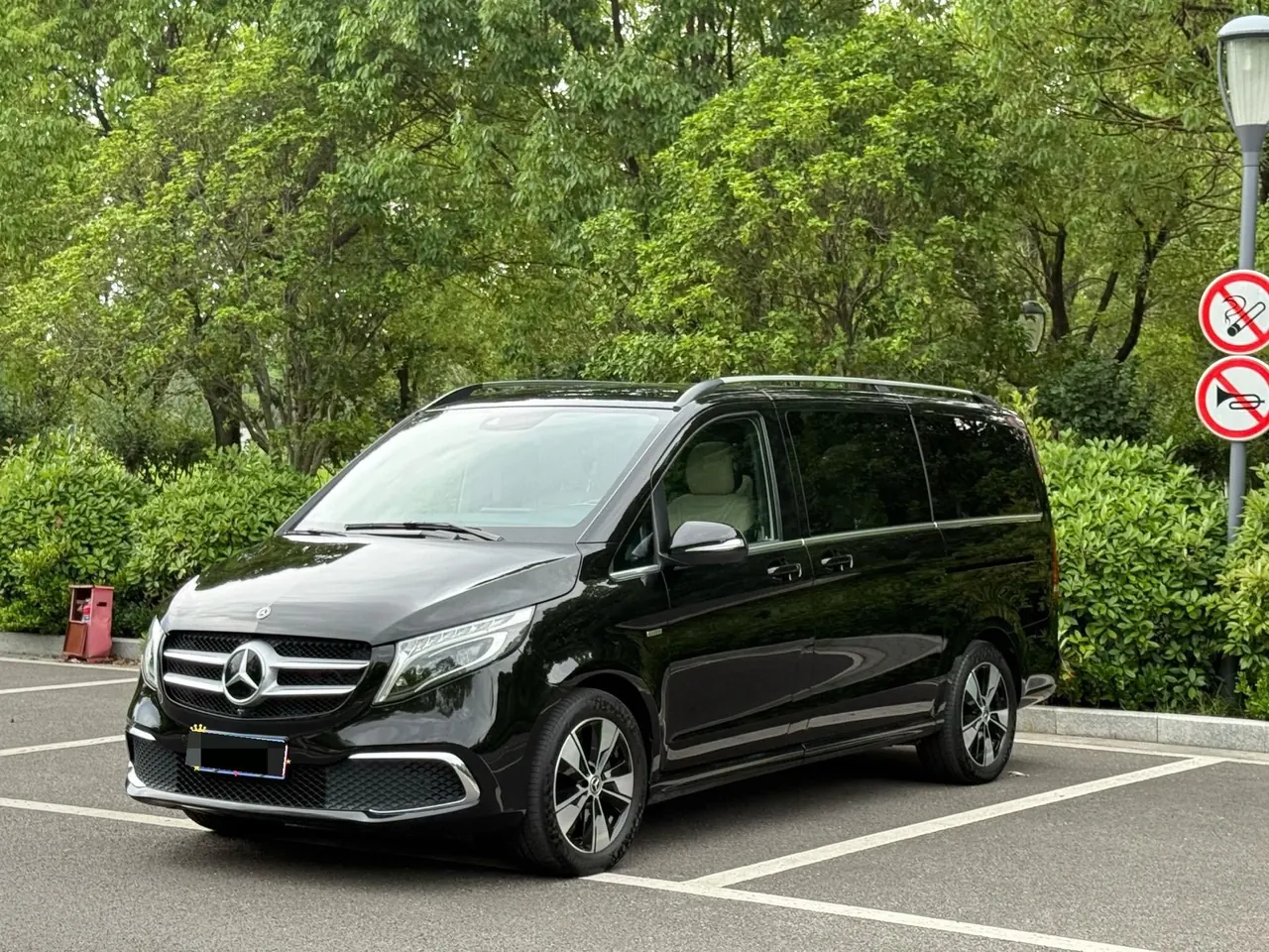 Mercedes Benz V 2020V 260 2.0T Premium Edition Automatic Gear - View 1
