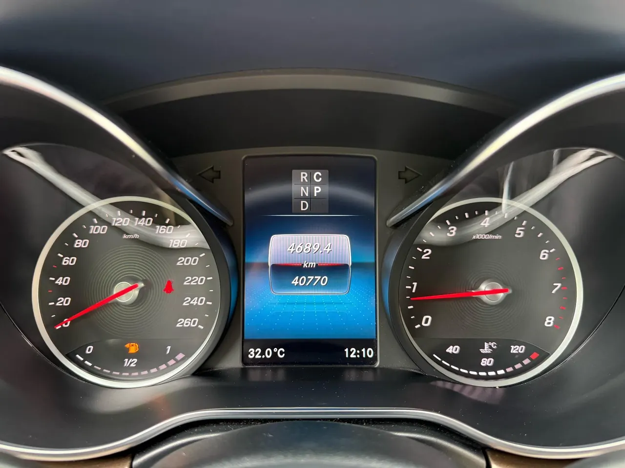 Mercedes Benz V 2020V 260 2.0T Premium Edition Automatic Gear 10