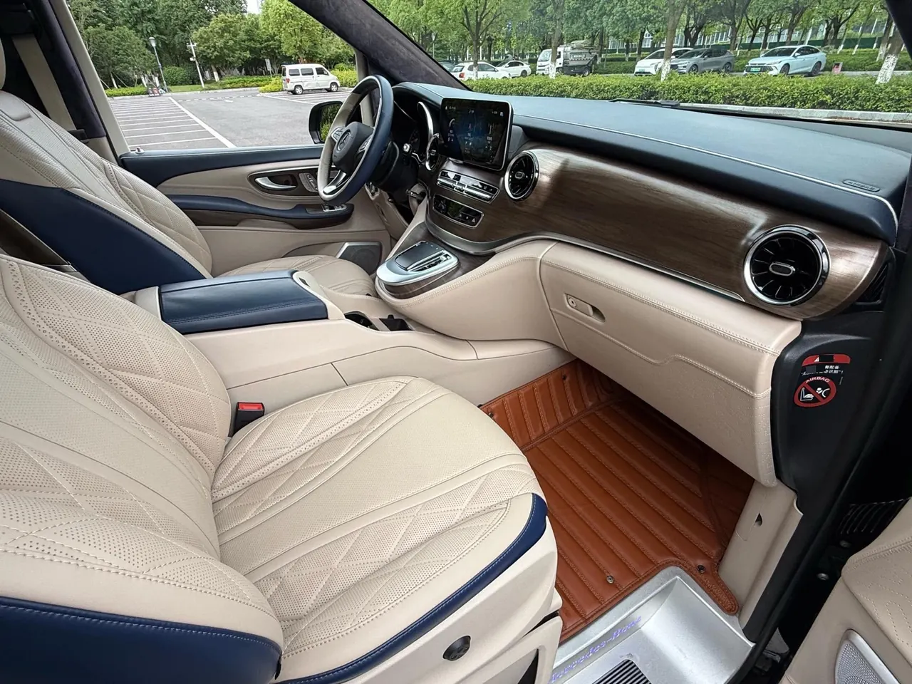 Mercedes Benz V 2020V 260 2.0T Premium Edition Automatic Gear 5