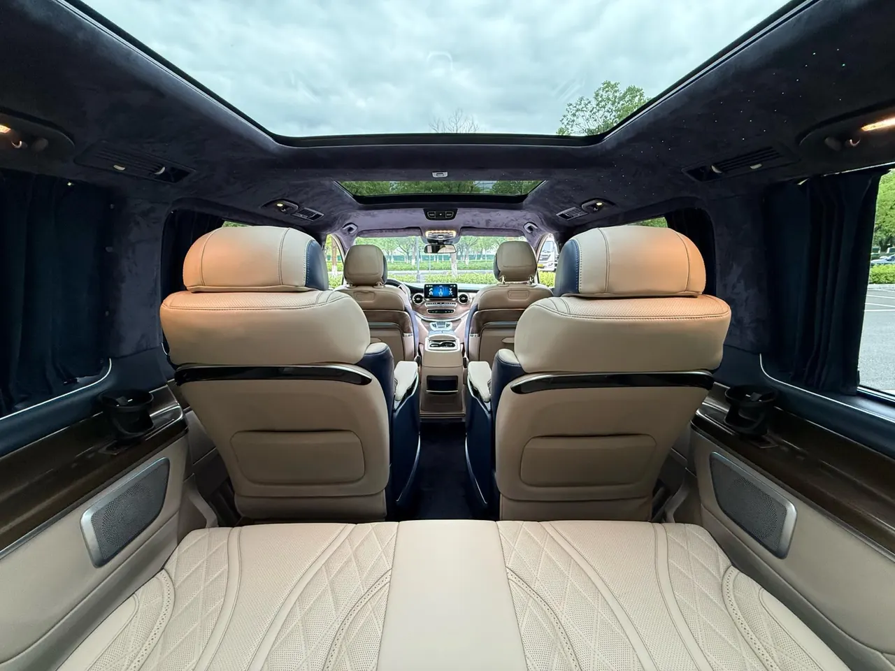 Mercedes Benz V 2020V 260 2.0T Premium Edition Automatic Gear 9