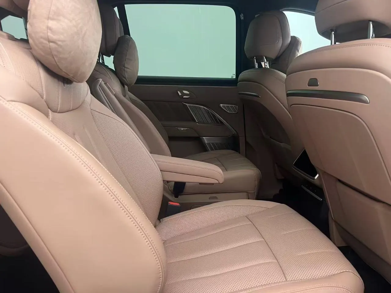 ONVO 2026 L90 Ultra six-seat automatic gear 5