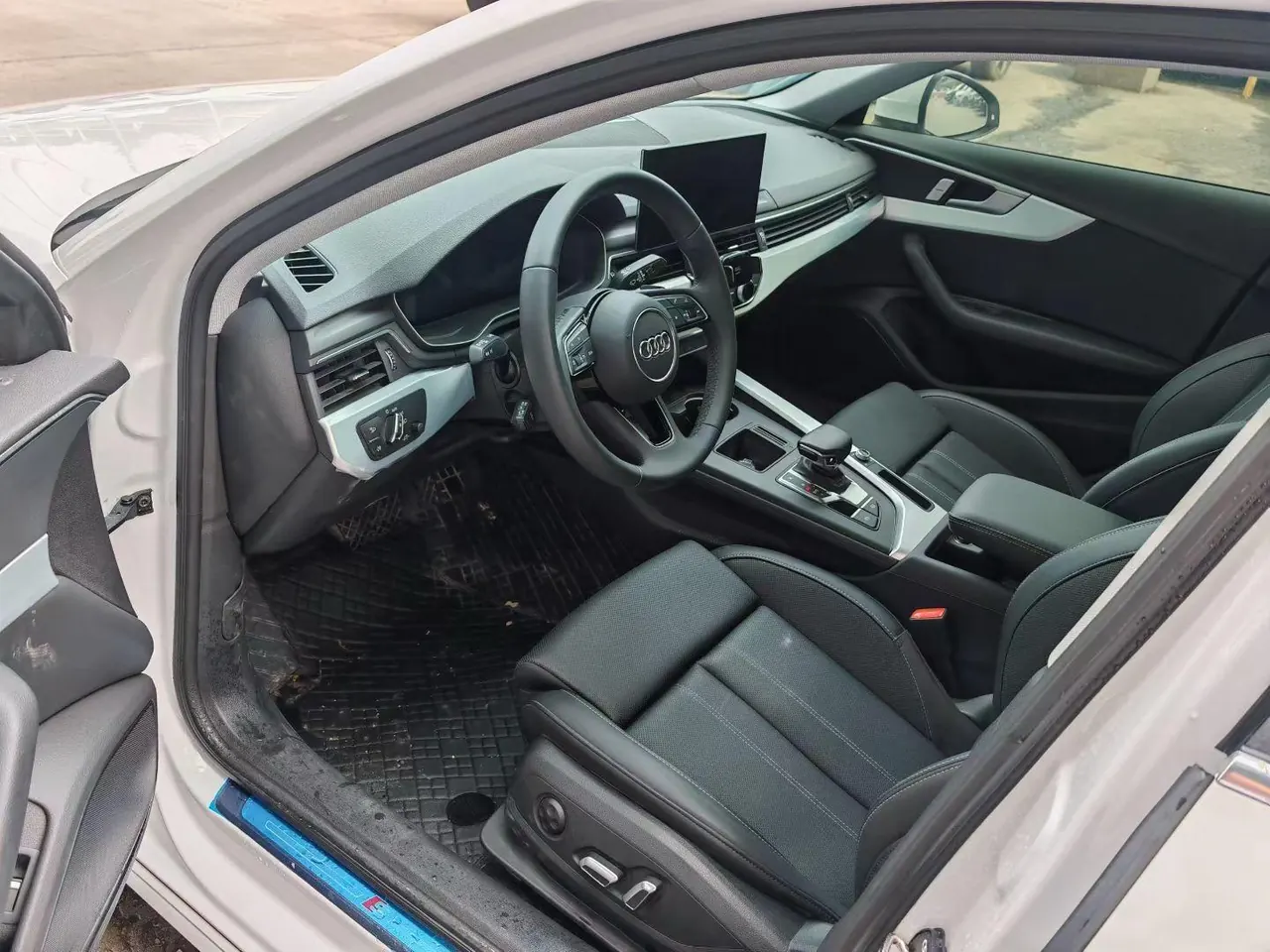 Audi 2025 A4L 2.0TFSI 40TFSI 2 million Yuexiang Edition Fashion Dynamic Automatic Gear 2