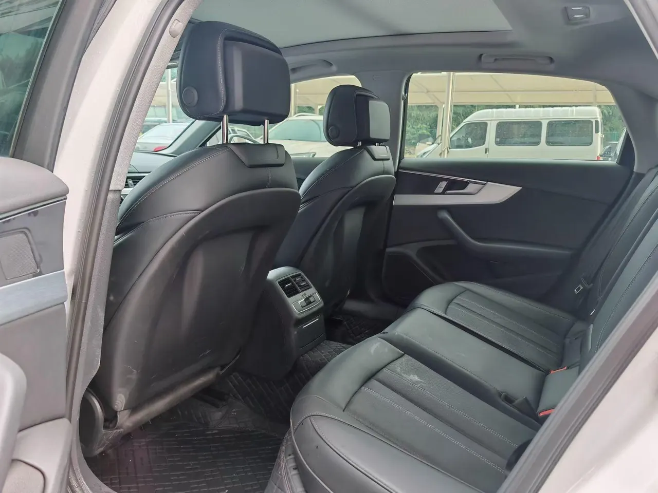 Audi 2025 A4L 2.0TFSI 40TFSI 2 million Yuexiang Edition Fashion Dynamic Automatic Gear 4