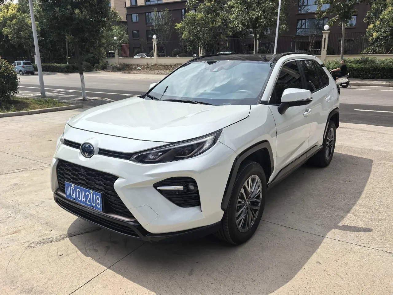 Open image lightbox: Toyota 2024 Weilanda Dual Engine 2.5 Stepless Two-Drive Luxury PLUS Edition Automatic Gear