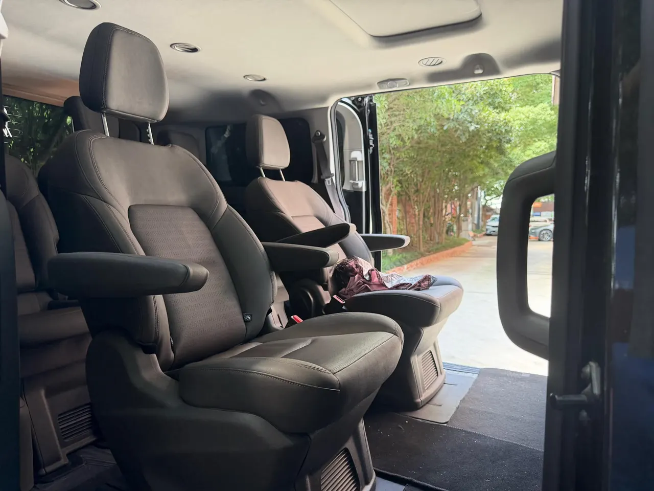 Ford 2020 Touruio 2.0T Business Class Edition Automatic Gear 10