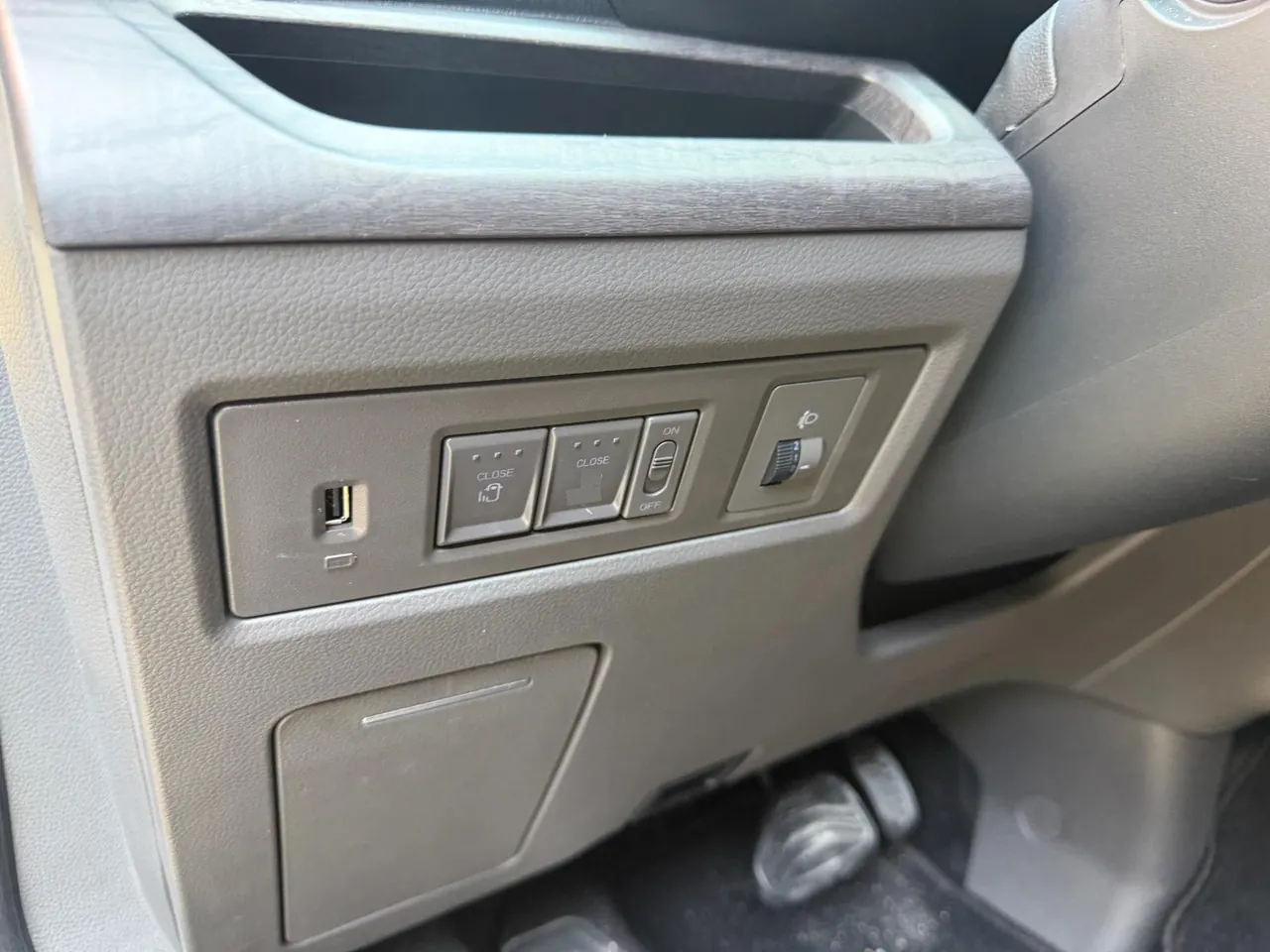 Ford 2020 Touruio 2.0T Business Class Edition Automatic Gear 13