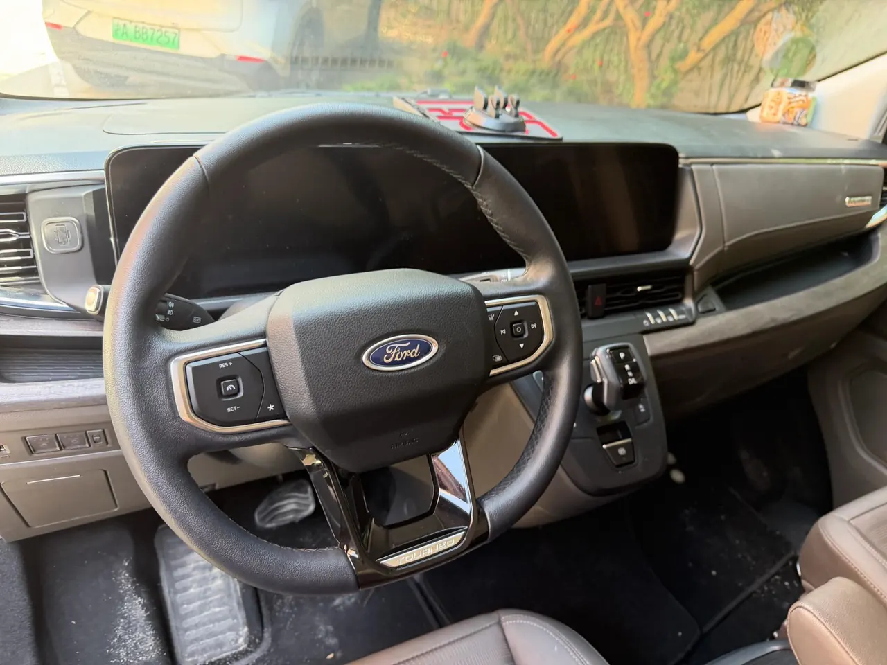 Ford 2020 Touruio 2.0T Business Class Edition Automatic Gear 3
