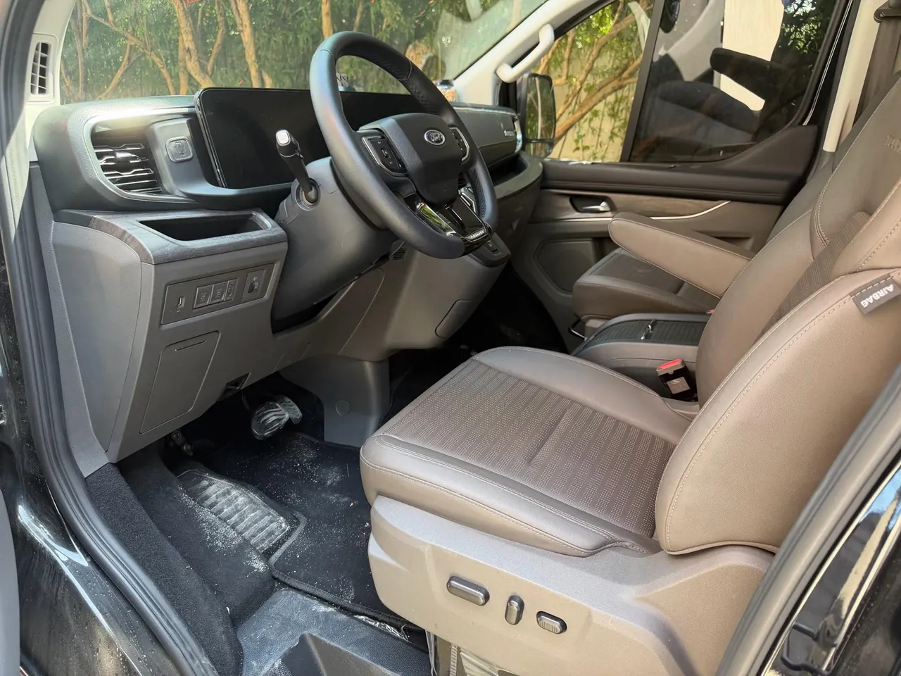 Ford 2020 Touruio 2.0T Business Class Edition Automatic Gear 4