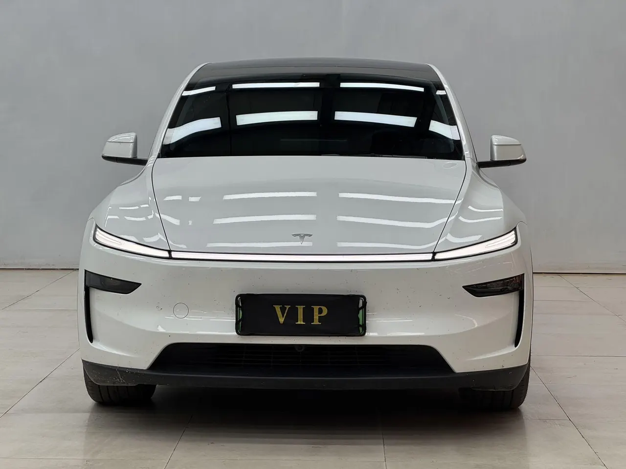 Tesla 2025 Model Y rear-wheel drive version automatic transmission 2