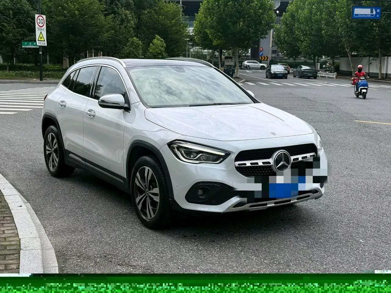 Mercedes Benz 2020 GLA 200 1.3T automatic gear 2