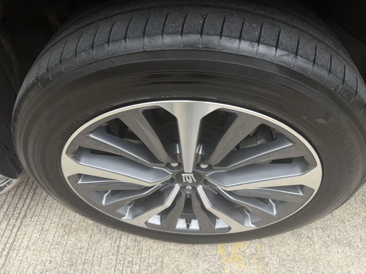 Toyota 2024 Crown Land Release HEV 2.5 Stepless Four-wheel Drive Premium Edition Automatic Gear 5